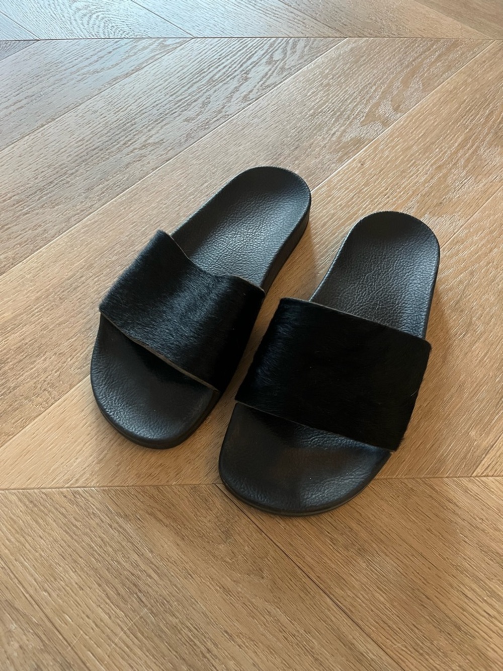 Black Slide Sandals with Ponyhair Strap
